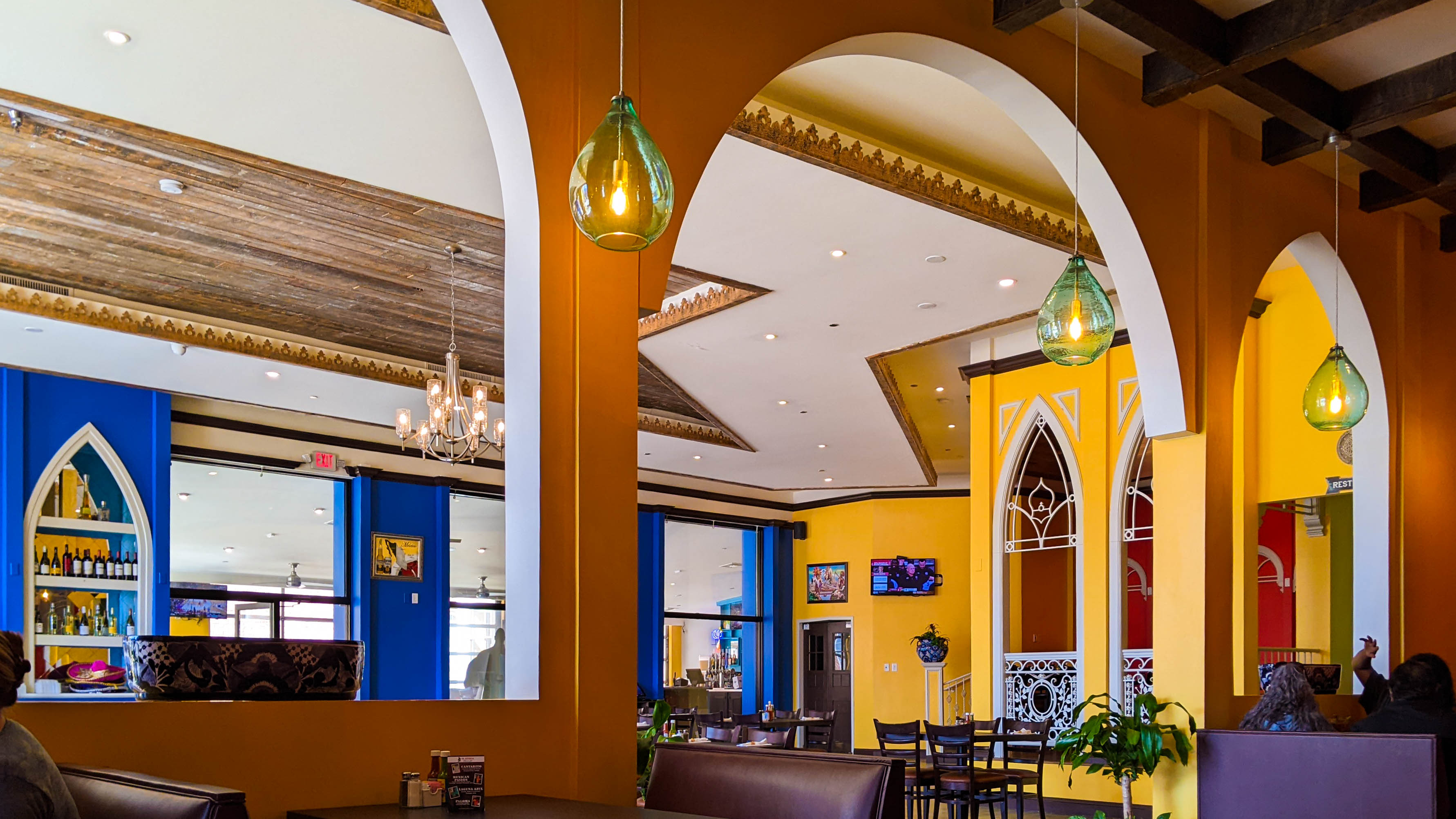El Azteca - Indoors